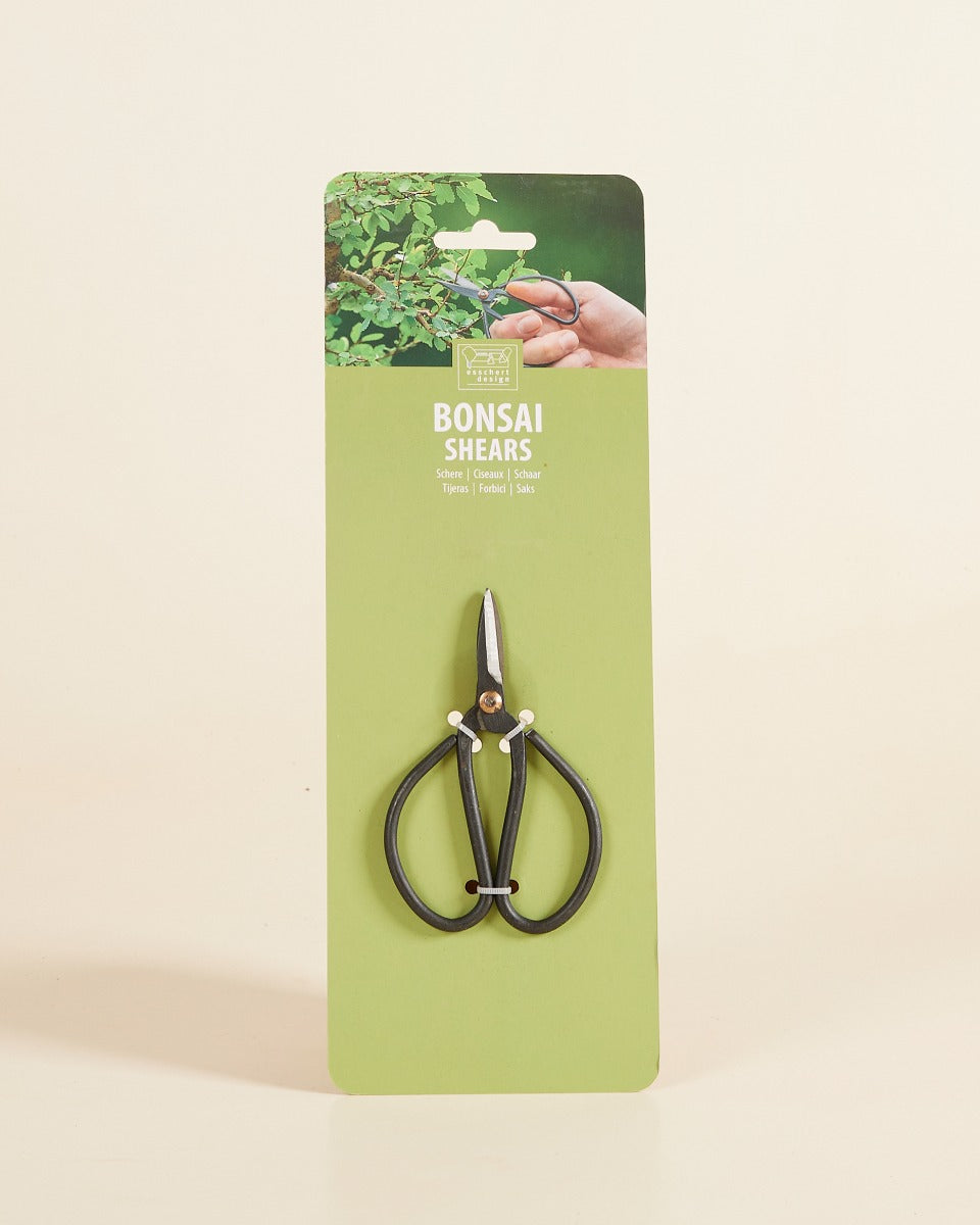 Packaged Japanese pruning shears displayed on a green Plant Circle card – ideal gift for plant lovers and bonsai enthusiasts.
